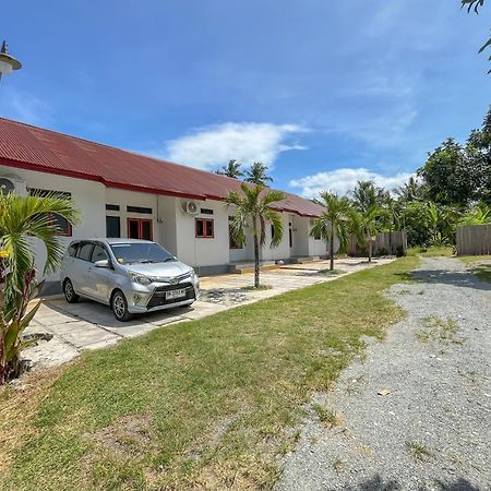 Reddoorz Syariah At Home Ampana Guest House Ampana Kota Exterior photo